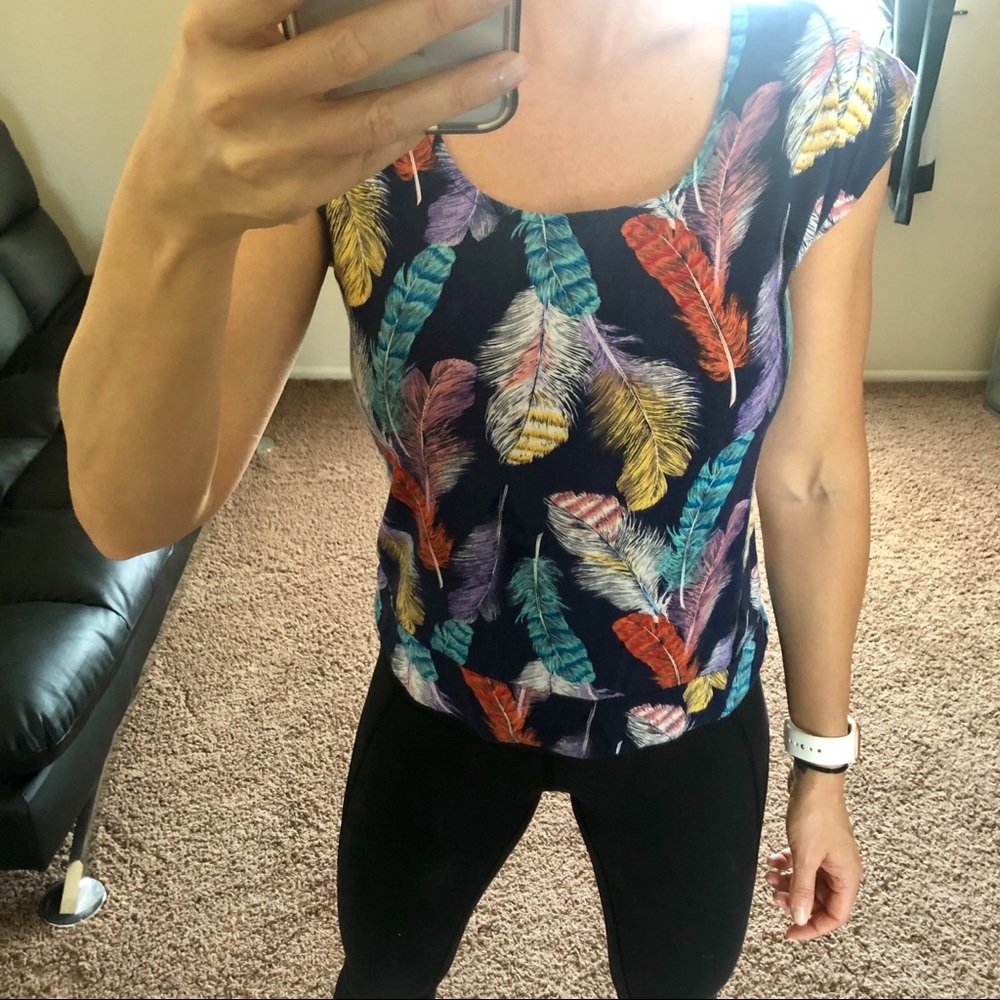 Feathered Top